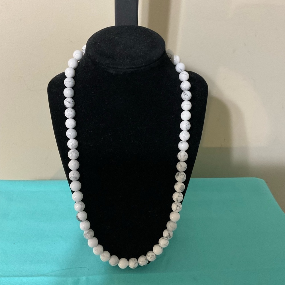 Chic White Beaded Necklace